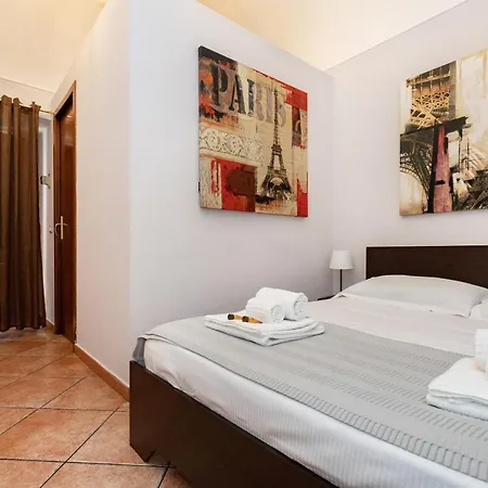 Stesicoro Exclusive Rooms Bed & Breakfast 3*